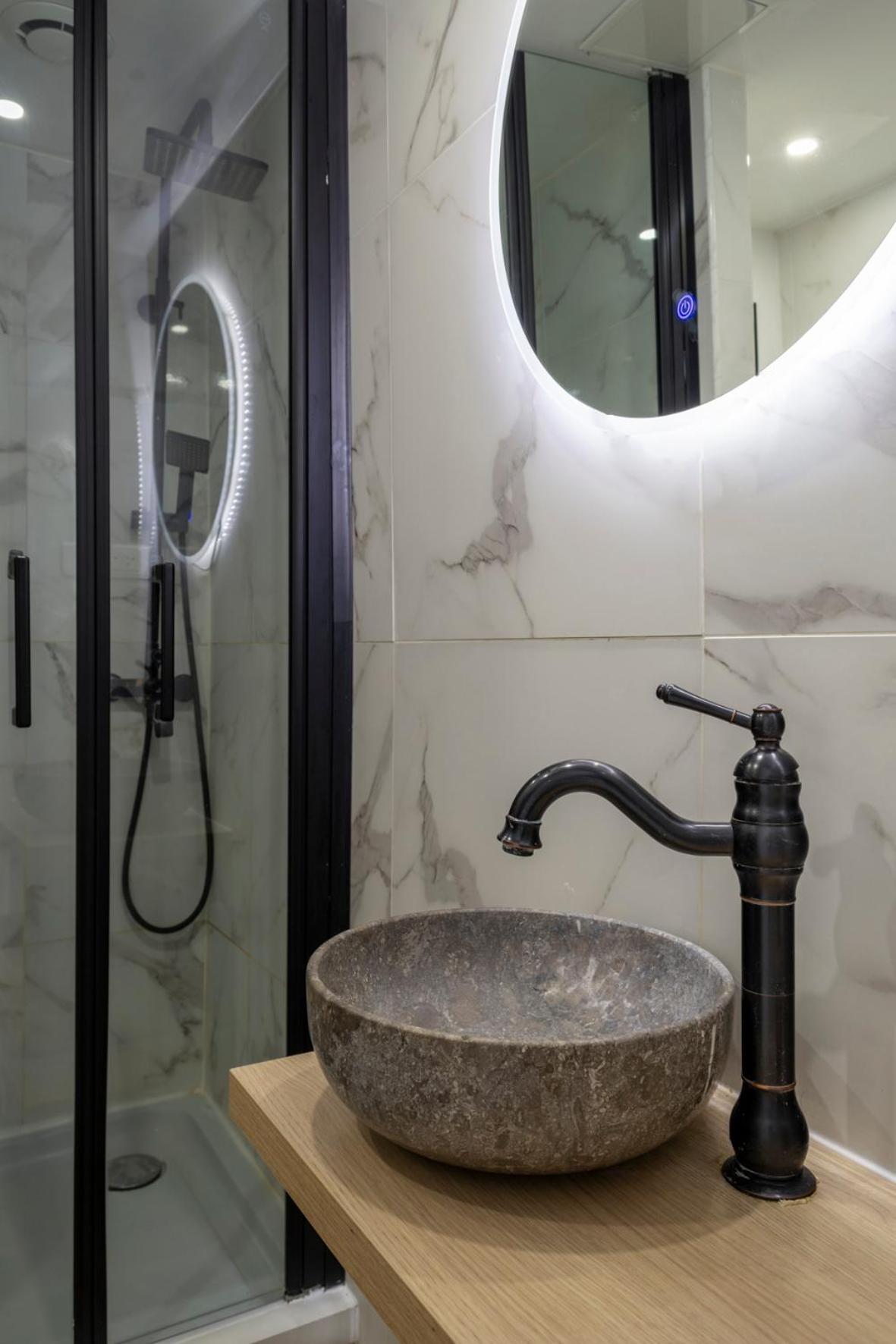 Au Coeur Du Vieux-Port Apartment Marseille Bagian luar foto